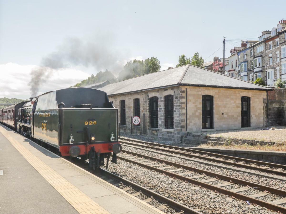Evening Star Engine Shed Apartment Уитби Екстериор снимка