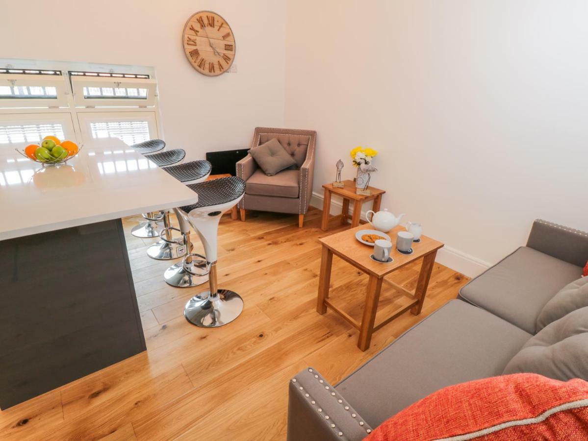 Evening Star Engine Shed Apartment Уитби Екстериор снимка