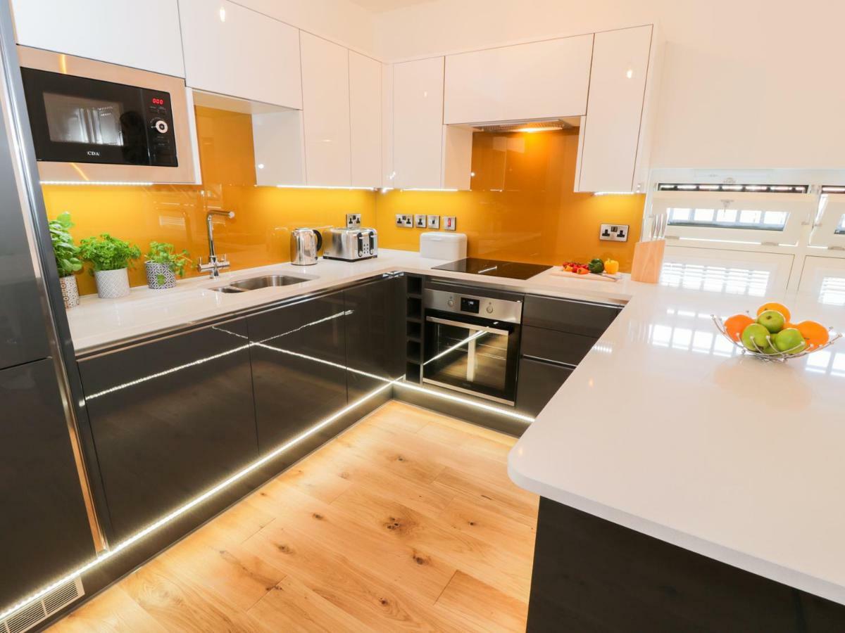 Evening Star Engine Shed Apartment Уитби Екстериор снимка
