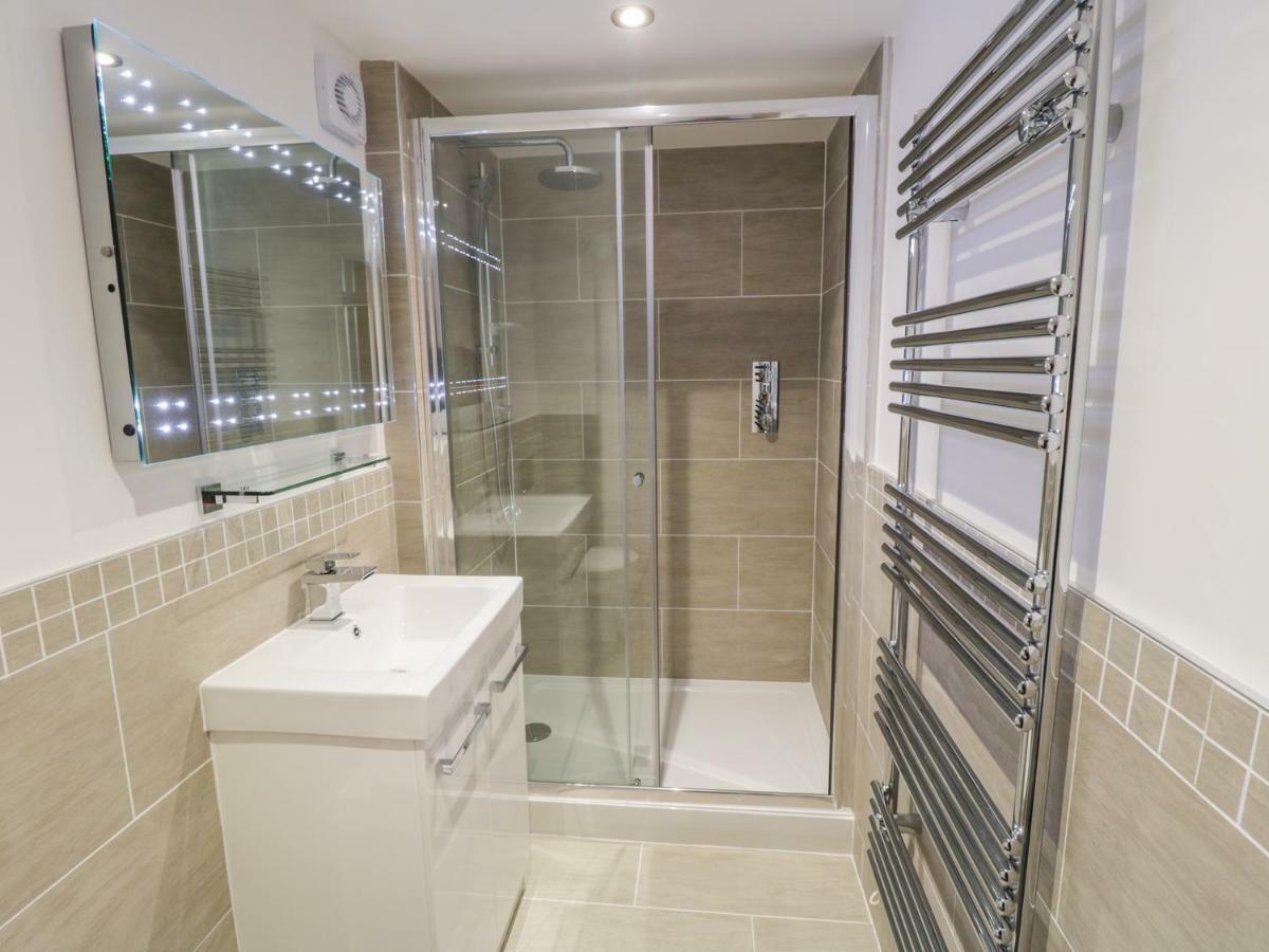 Evening Star Engine Shed Apartment Уитби Екстериор снимка