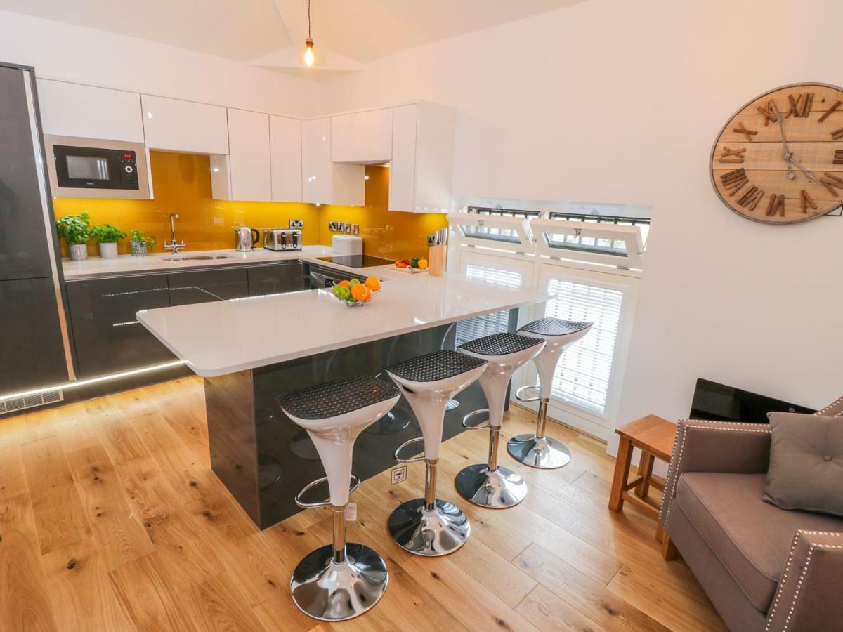 Evening Star Engine Shed Apartment Уитби Екстериор снимка
